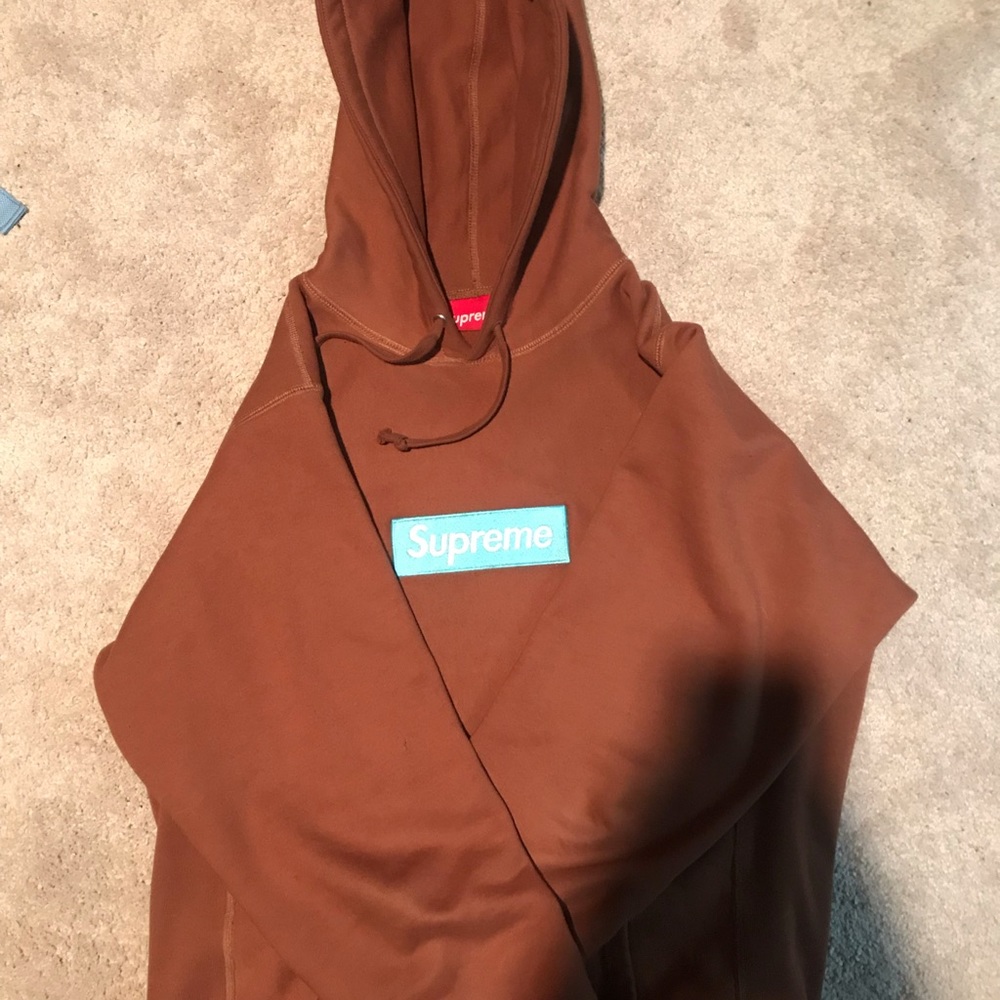 Supreme box logo